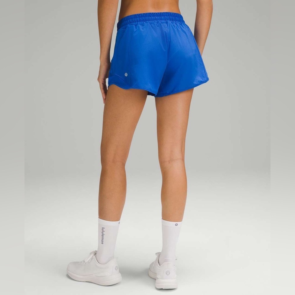 C - Lululemon Hotty Hot Low-Rise Lined Short 4"
Blazer Blue Tone